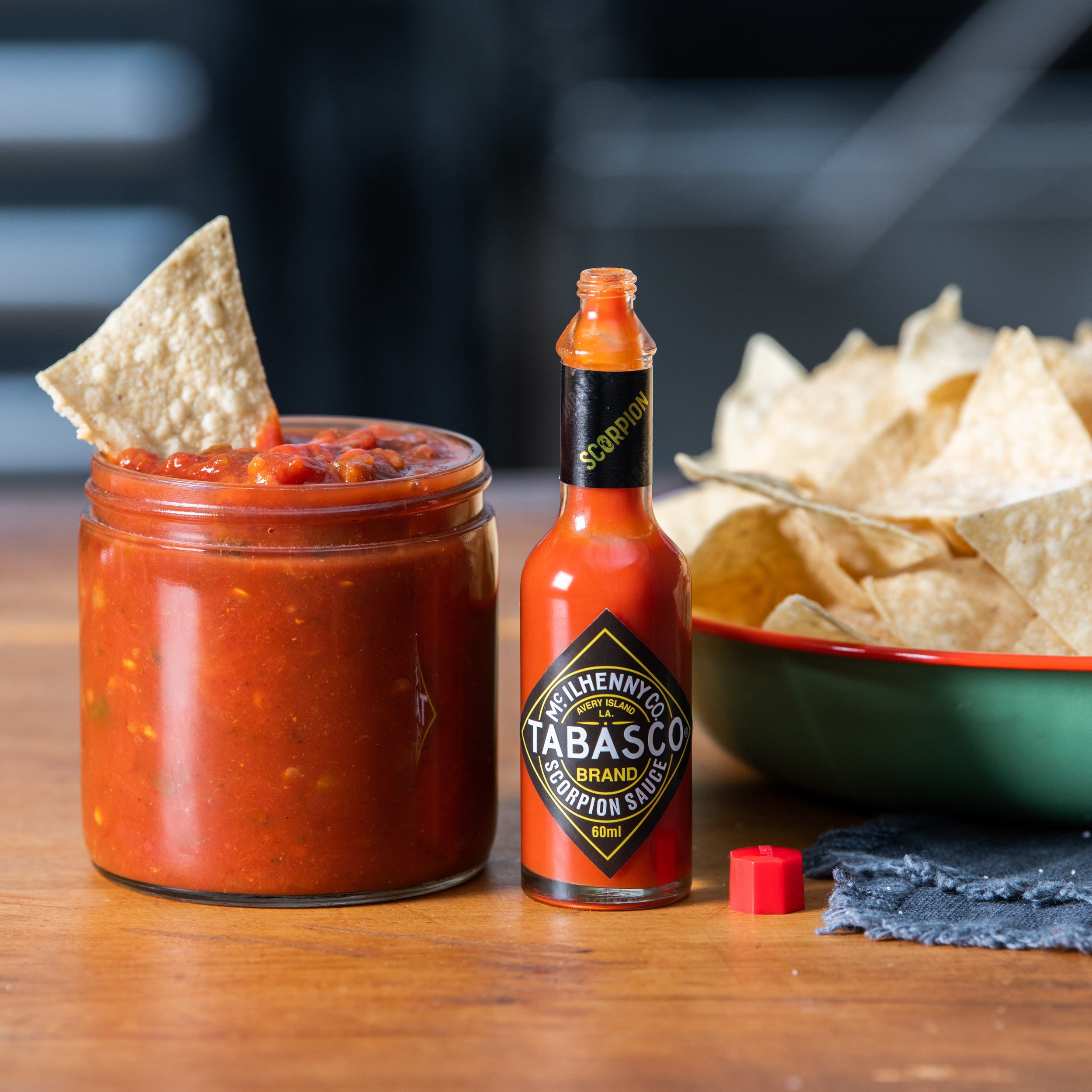 TABASCO Scorpion Sauce Chips and Salsa-2614 2
